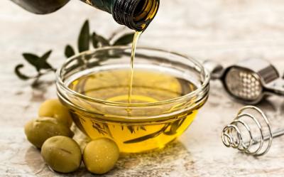 Usos y beneficios del aceite de oliva que debes conocer